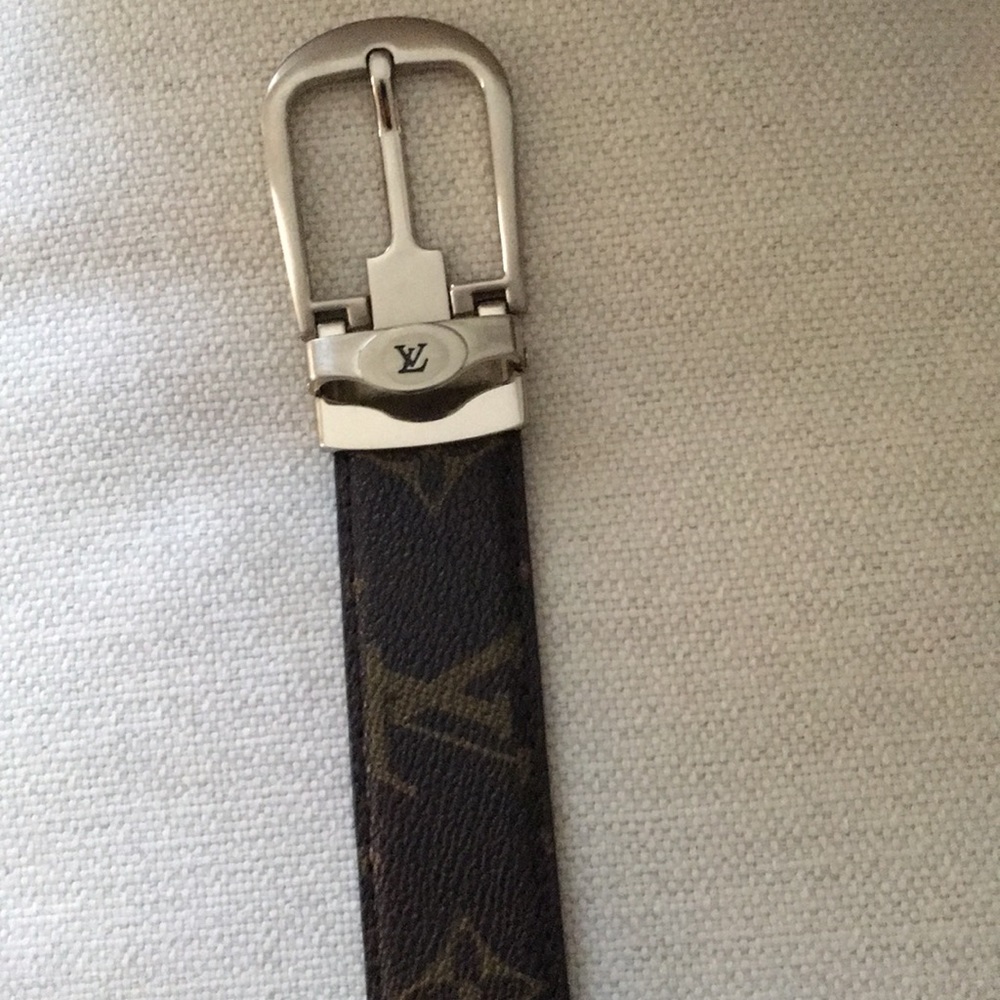 Non authentic Louis Vuitton Belt